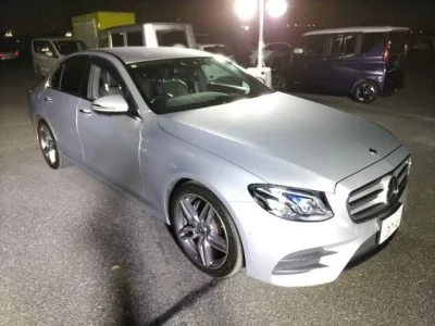 Mercedes-Benz E CLASS  с аукциона в Японии
