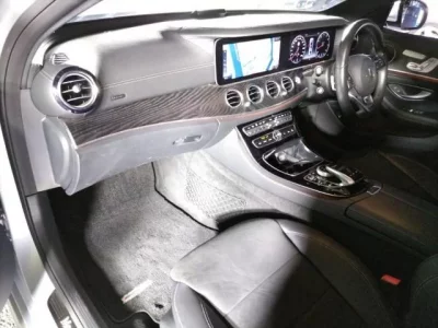 Mercedes-Benz E CLASS  с аукциона в Японии