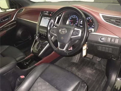 Toyota HARRIER  с аукциона в Японии