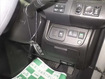 Nissan SERENA  с аукциона в Японии