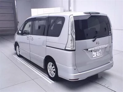 Nissan SERENA  с аукциона в Японии