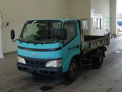 Toyota DYNA  с аукциона в Японии