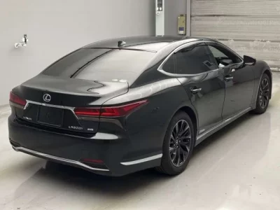 Lexus LS  с аукциона в Японии