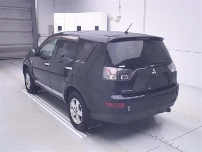 Mitsubishi OUTLANDER  с аукциона в Японии