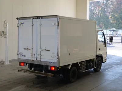 Isuzu ELF  с аукциона в Японии