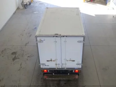 Isuzu ELF  с аукциона в Японии