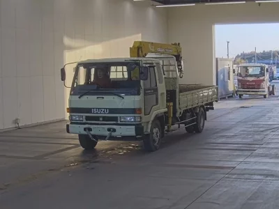 Isuzu FORWARD  с аукциона в Японии