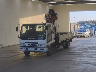 Isuzu FORWARD  с аукциона в Японии