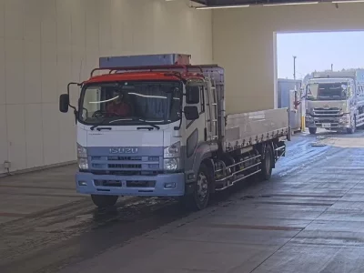 Isuzu FORWARD  с аукциона в Японии