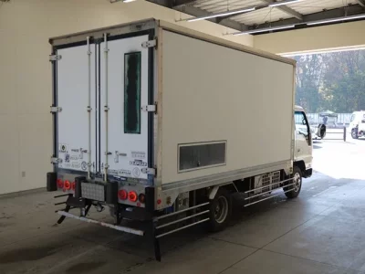 Isuzu ELF  с аукциона в Японии