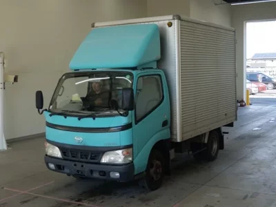 Toyota DYNA  с аукциона в Японии