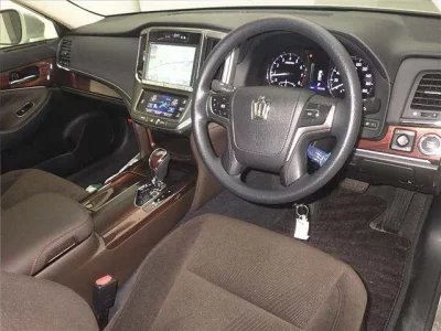 Toyota CROWN  с аукциона в Японии