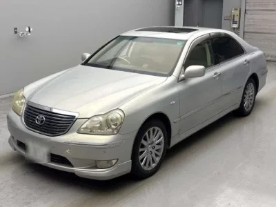 Toyota CROWN  с аукциона в Японии