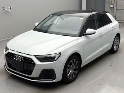 Audi A1  с аукциона в Японии