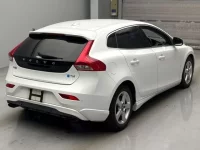 Volvo V40 лот № 5076 оценка 4  с аукциона в Японии 1