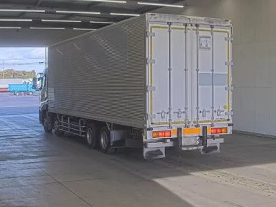 Nissan QUON  с аукциона в Японии