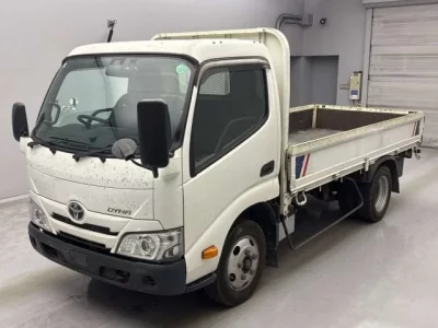 Toyota DYNA  с аукциона в Японии