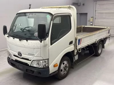 Toyota DYNA  с аукциона в Японии