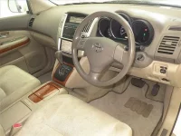 Toyota HARRIER лот № 60206 оценка 3.5  с аукциона в Японии 2