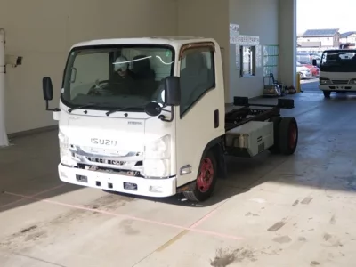 Isuzu ELF  с аукциона в Японии