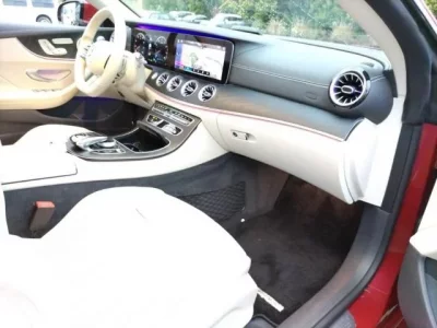 Mercedes-Benz E CLASS  с аукциона в Японии