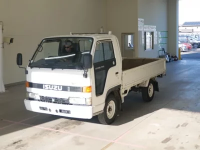 Isuzu ELF  с аукциона в Японии