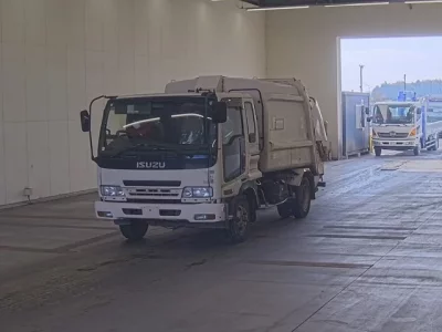 Isuzu FORWARD  с аукциона в Японии