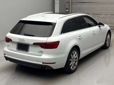 Audi A4  с аукциона в Японии