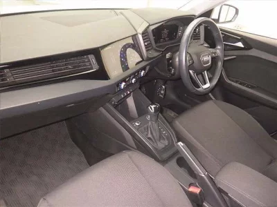 Audi A1  с аукциона в Японии