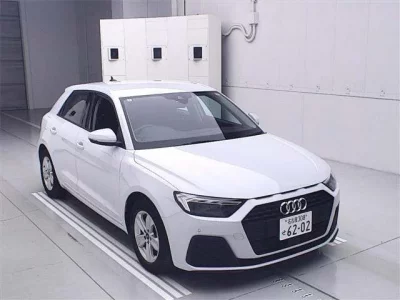 Audi A1  с аукциона в Японии