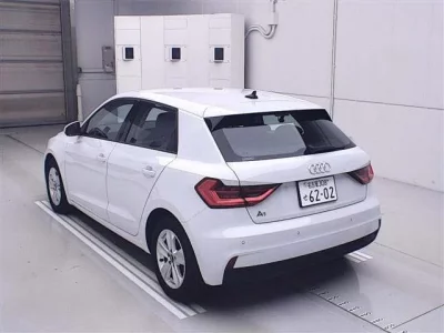 Audi A1  с аукциона в Японии