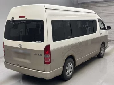 Toyota HIACE  с аукциона в Японии