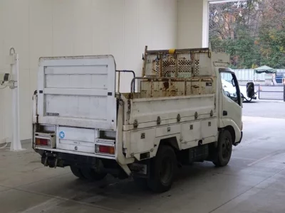 Toyota DYNA  с аукциона в Японии