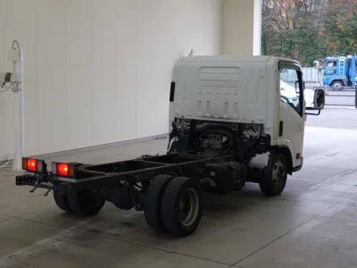 Isuzu ELF  с аукциона в Японии