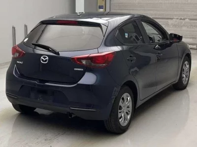 Mazda MAZDA2  с аукциона в Японии