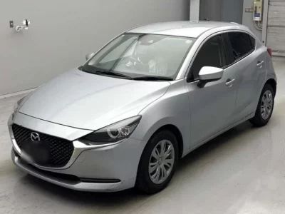 Mazda MAZDA2  с аукциона в Японии