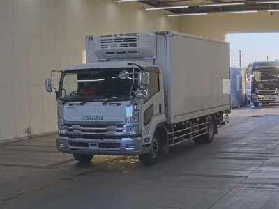 Isuzu FORWARD  с аукциона в Японии