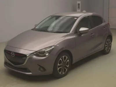 Mazda DEMIO  с аукциона в Японии
