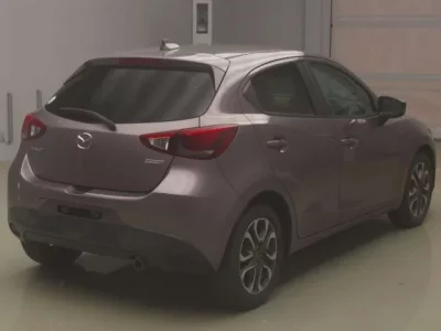 Mazda DEMIO  с аукциона в Японии