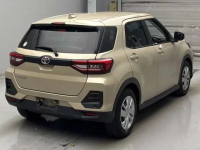 Toyota RAIZE  с аукциона в Японии