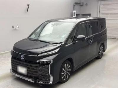 Toyota VOXY  с аукциона в Японии