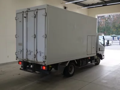 Isuzu ELF  с аукциона в Японии