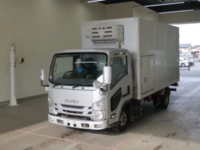 Isuzu ELF  с аукциона в Японии