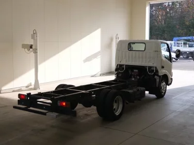 Toyota DYNA  с аукциона в Японии