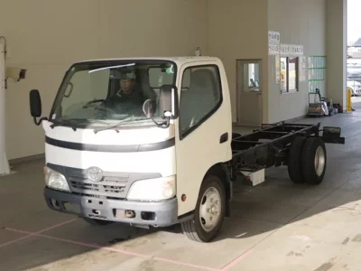 Toyota DYNA  с аукциона в Японии