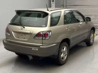 Toyota HARRIER лот № 401 оценка 4  с аукциона в Японии 1