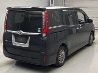 Toyota ESQUIRE лот № 472 оценка RA  с аукциона в Японии 1