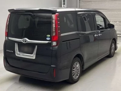 Toyota ESQUIRE  с аукциона в Японии