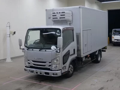 Isuzu ELF  с аукциона в Японии
