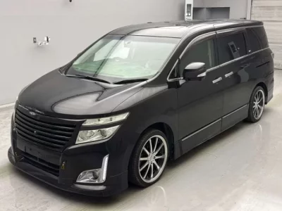 Nissan ELGRAND  с аукциона в Японии
